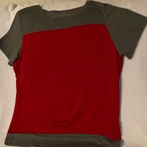 Brand: Liz Claiborne Sport, size: XL, dark gray short sleeve shirt w/red